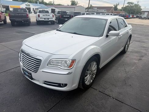 Used 2013 Chrysler 300 AWD w/ Driver Convenience Group image 6