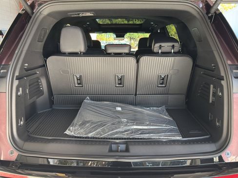 New 2026 Chevrolet Traverse RS w/ LPO, Floor Liner Package image 7