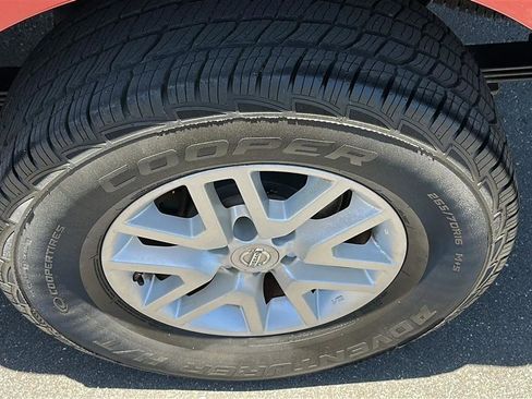 Used 2015 Nissan Frontier SV w/ SV Value Truck Package RWD image 24