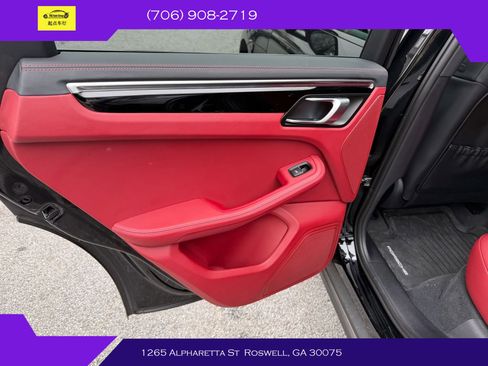Used 2023 Porsche Macan Turbo image 17