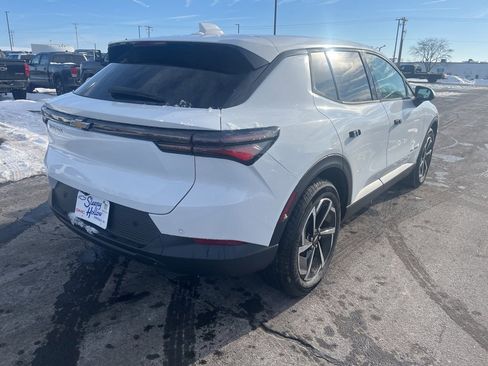 New 2026 Chevrolet Equinox EV LT image 5
