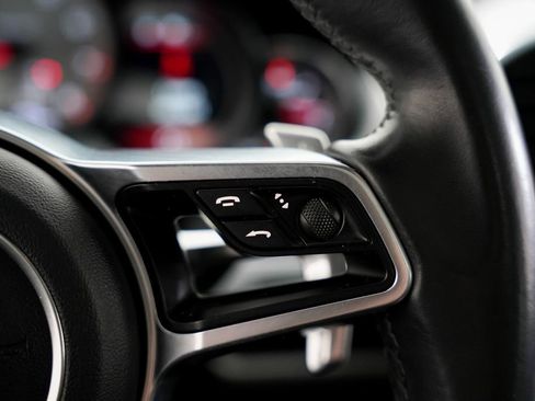 Used 2015 Porsche Cayenne S image 15