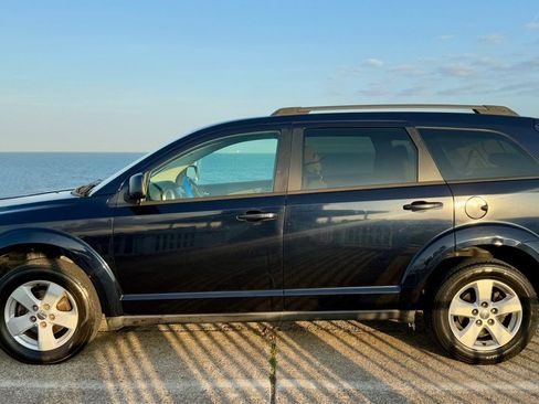 Used 2011 Dodge Journey Mainstreet w/ Popular Equipment Group image 8