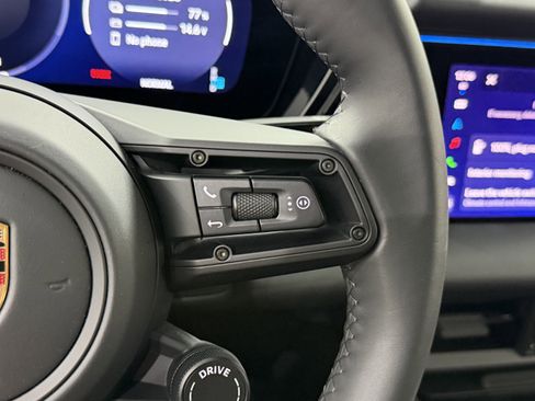 Certified 2025 Porsche Macan 4S Electric AWD/4WD image 48