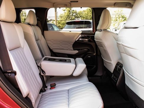 New 2025 Mitsubishi Outlander SEL image 40