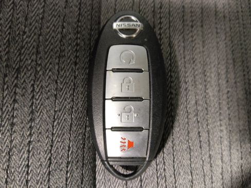 Used 2021 Nissan Rogue SV AWD/4WD image 32