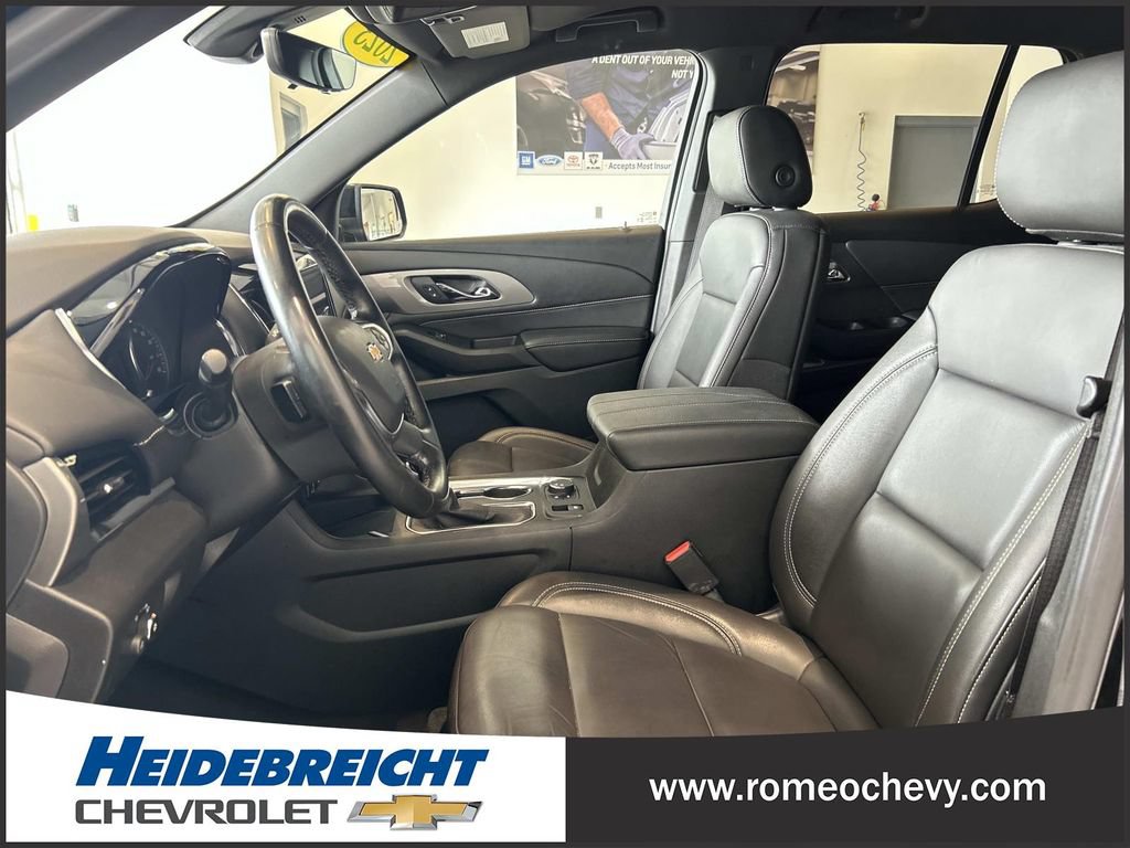 Certified 2023 Chevrolet Traverse LT w/ LT Premium Package AWD/4WD image 13