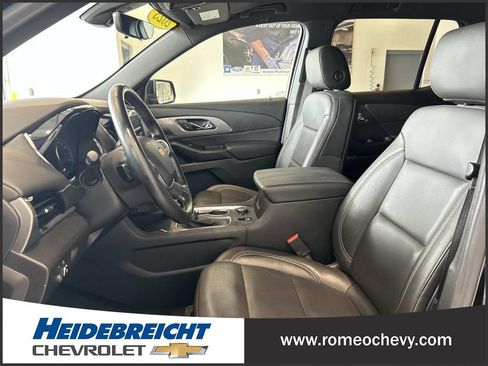 Certified 2023 Chevrolet Traverse LT w/ LT Premium Package AWD/4WD image 13