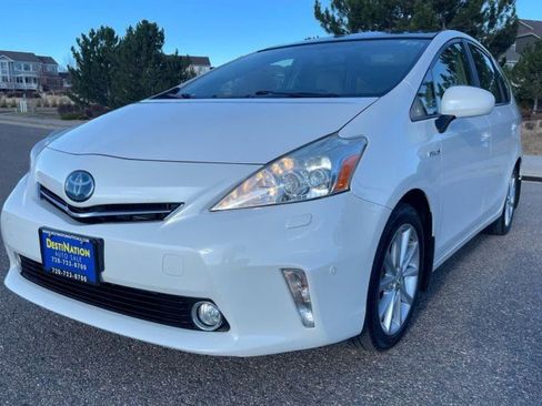 Used 2014 Toyota Prius V Five image 3