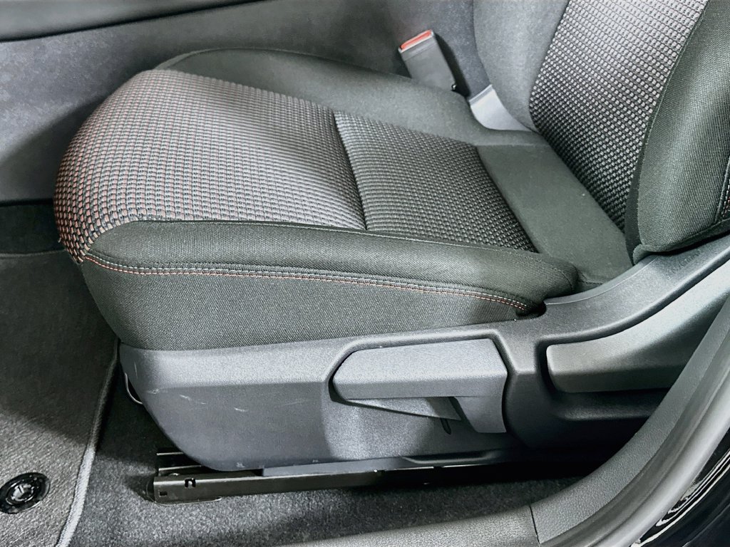 Used 2026 Nissan Sentra SR w/ Floor Mat Package FWD image 18