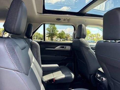 Used 2025 Ford Explorer Active w/ Active Comfort Package AWD/4WD image 24