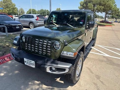 Used 2022 Jeep Gladiator Sport AWD/4WD image 2