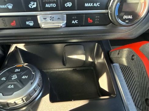 Used 2025 Ford Bronco Heritage Edition AWD/4WD image 36