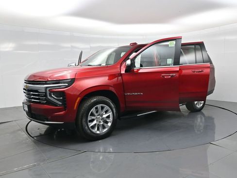 Used 2025 Chevrolet Suburban Premier image 21