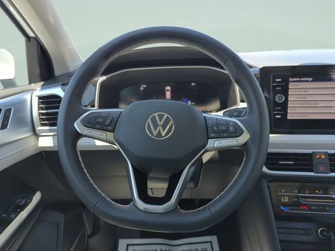 New 2026 Volkswagen Taos SE FWD image 21