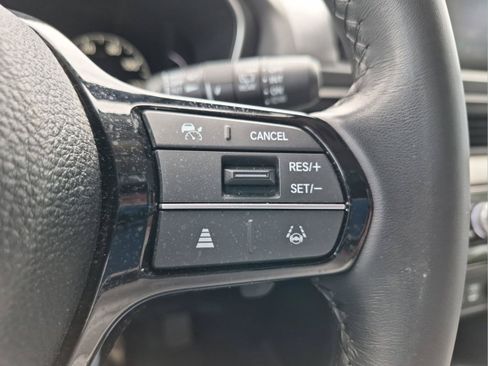 Certified 2024 Honda Pilot Touring image 10