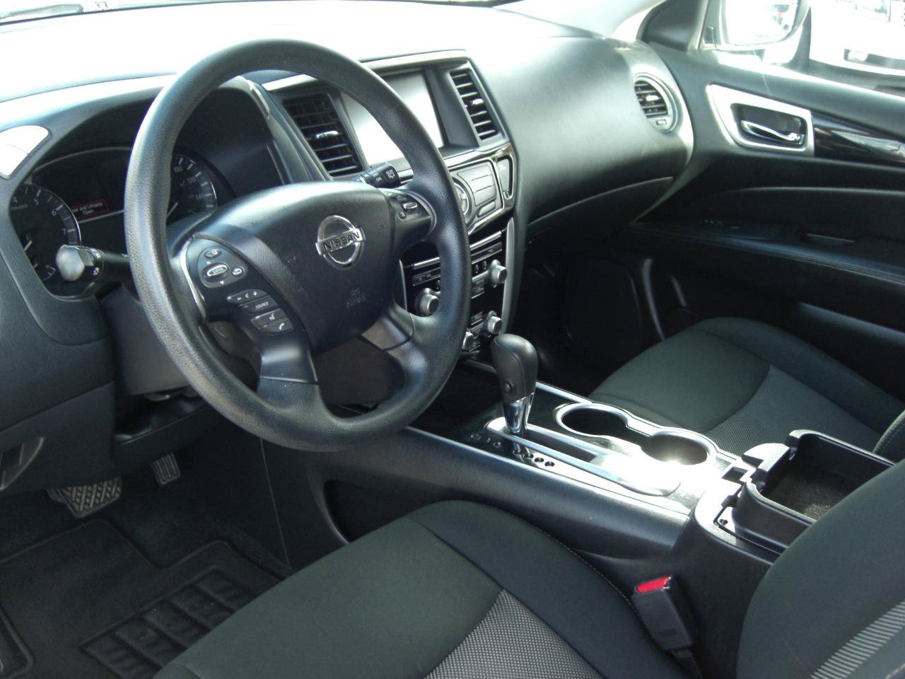 Used 2020 Nissan Pathfinder S FWD image 7