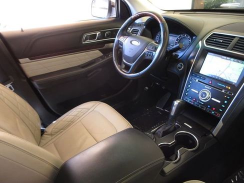 Used 2016 Ford Explorer Platinum image 22
