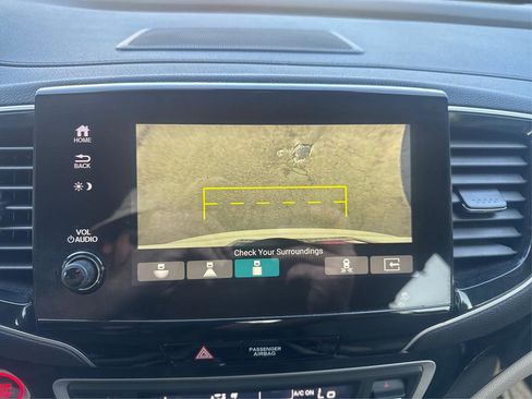 Used 2020 Honda Pilot Touring image 23