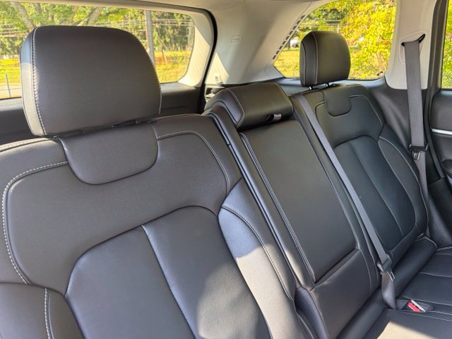Used 2023 Jeep Grand Cherokee Limited AWD/4WD image 32