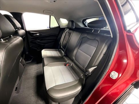 Used 2025 Chevrolet Trax LT w/ Driver Confidence Package FWD image 15