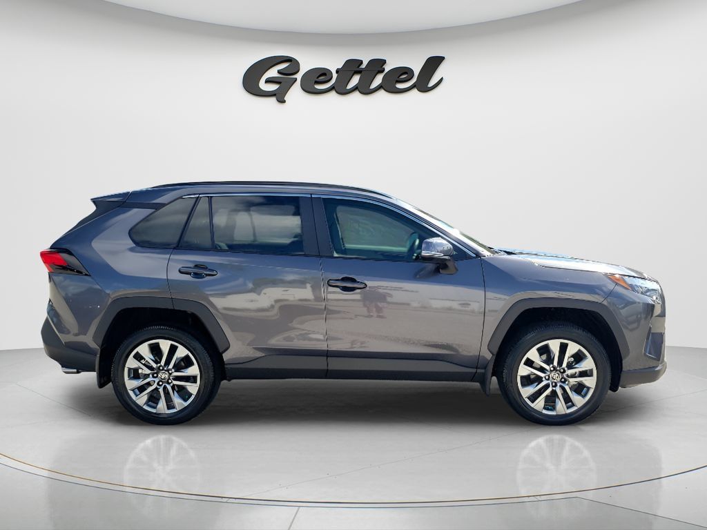 Used 2024 Toyota RAV4 XLE Premium FWD image 4