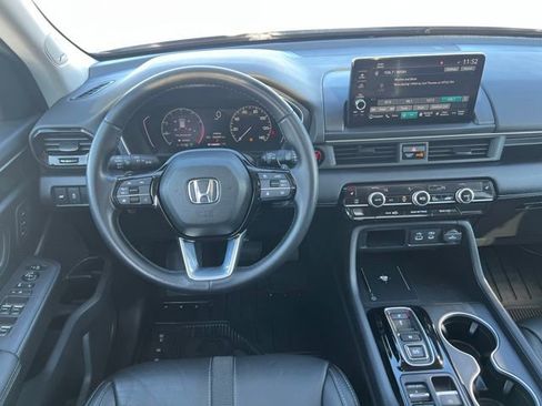 Used 2023 Honda Pilot Touring image 15
