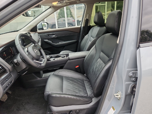 Used 2023 Nissan Rogue Platinum AWD/4WD image 13