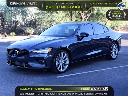 Used 2021 Volvo S60 T5 Momentum image 3