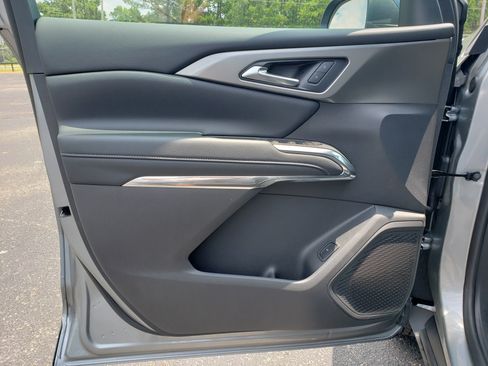 New 2026 Chevrolet Traverse LT w/ Sun and Wheel Package FWD image 14