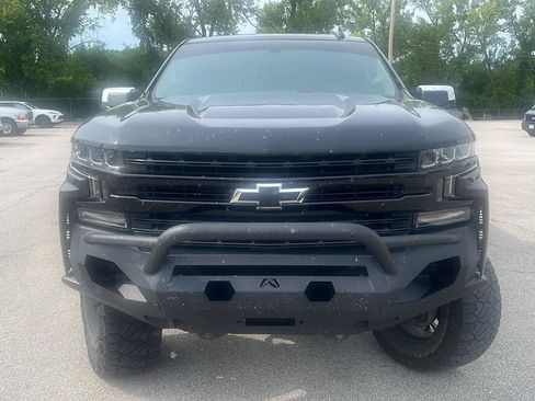 Used 2020 Chevrolet Silverado 1500 LT AWD/4WD image 2