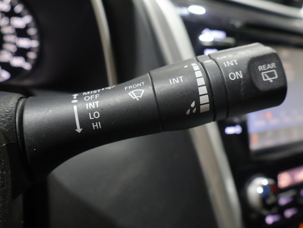 Used 2018 Nissan Murano SV AWD/4WD image 37