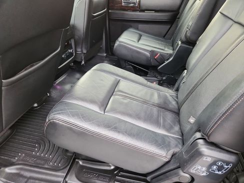 Used 2017 Lincoln Navigator L Reserve image 10