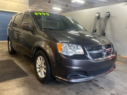 Used 2016 Dodge Grand Caravan SXT w/ Rear Park Assist Package image 2