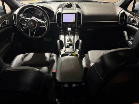 Used 2018 Porsche Cayenne S AWD/4WD image 8