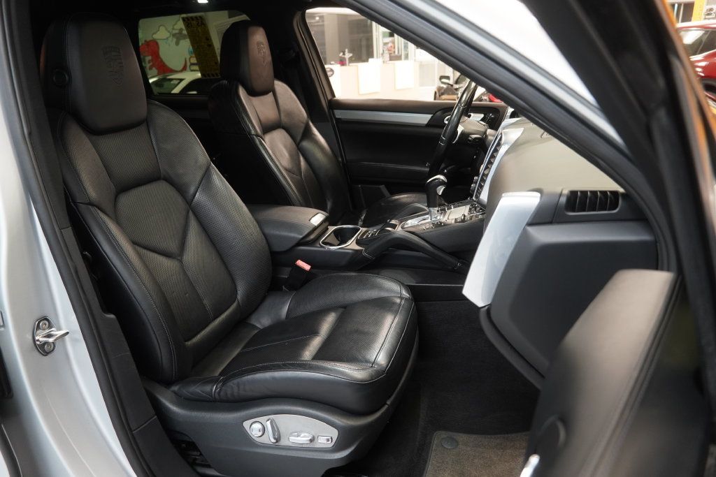 Used 2012 Porsche Cayenne AWD/4WD image 34