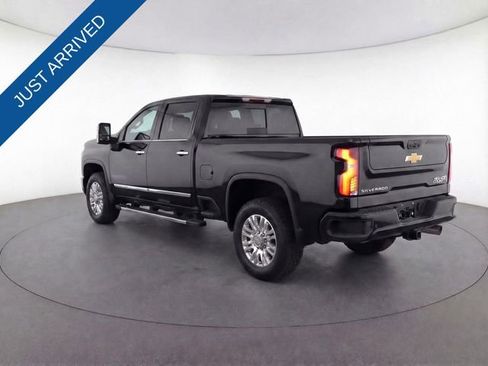 Used 2024 Chevrolet Silverado 2500 High Country w/ High Country Premium Package image 14