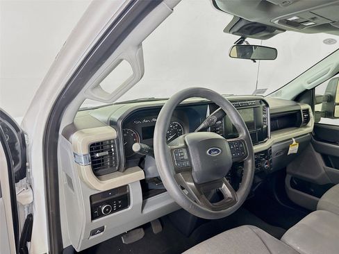 Used 2024 Ford F250 XL w/ STX Appearance Package image 5