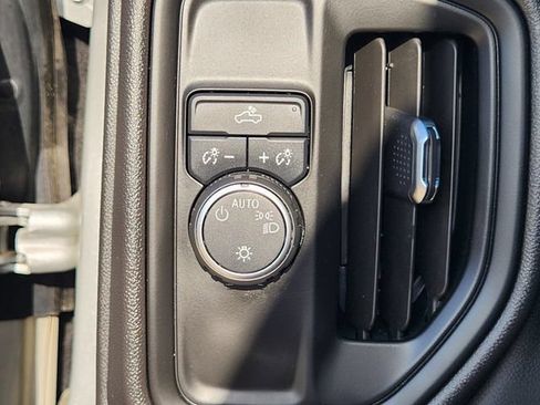 Used 2022 Chevrolet Silverado 1500 Custom RWD image 21