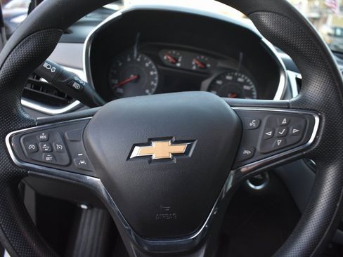 Used 2020 Chevrolet Equinox LS w/ LS Convenience Package image 13