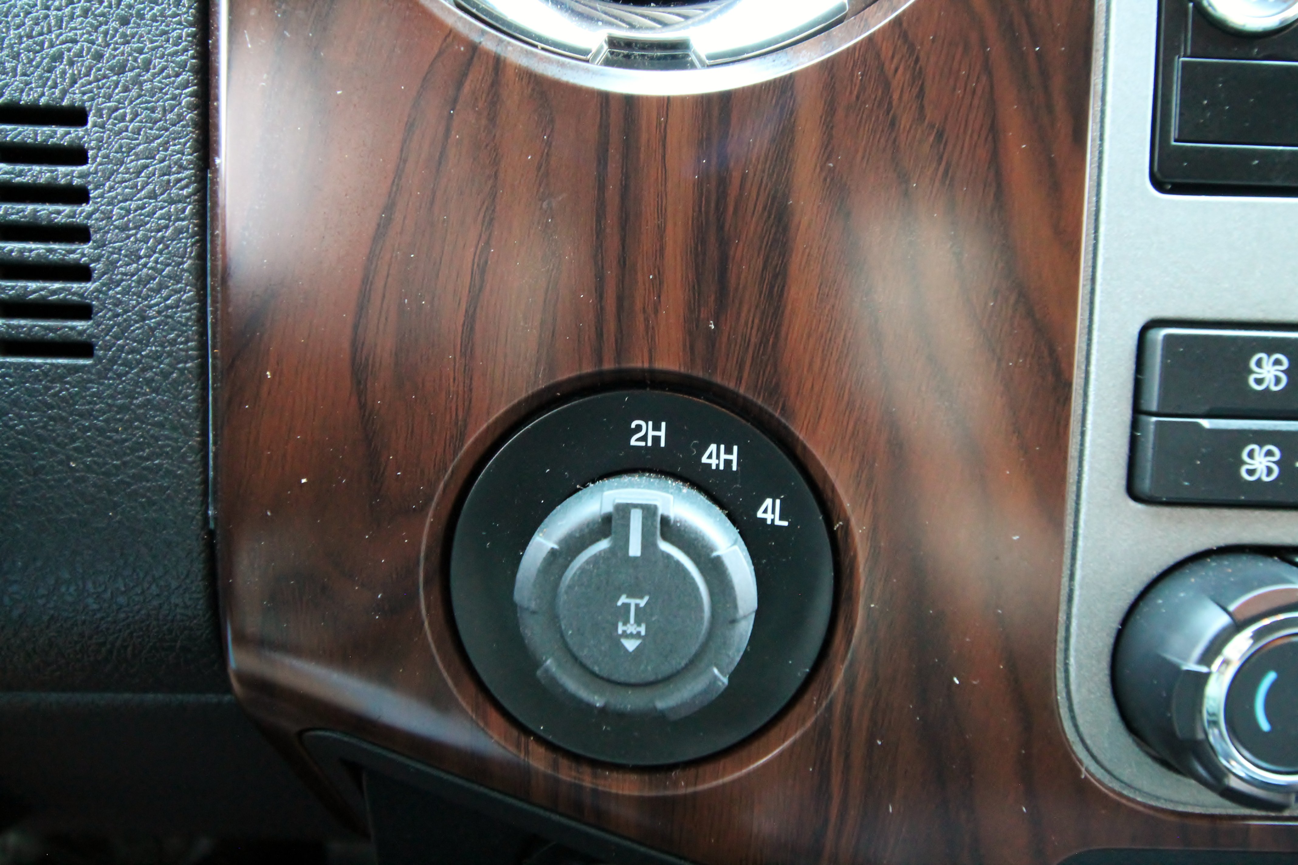 Used 2012 Ford F250 Lariat w/ Chrome Pkg AWD/4WD image 34