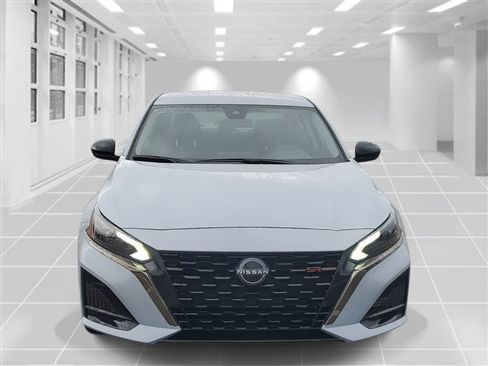 New 2025 Nissan Altima 2.5 SR image 2