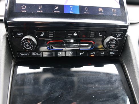 Used 2024 Jeep Grand Cherokee Limited 4xe image 30