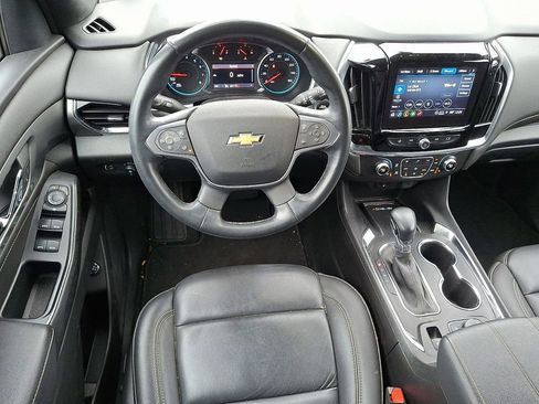 Used 2023 Chevrolet Traverse LT image 12