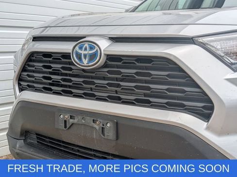 Used 2020 Toyota RAV4 XLE w/ Convenience Package AWD/4WD image 9
