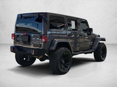 Used 2014 Jeep Wrangler Unlimited Sahara w/ Connectivity Group AWD/4WD image 5