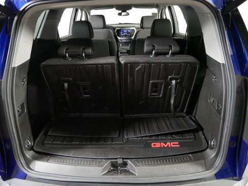 Used 2023 GMC Acadia SLE w/ Driver Convenience Package image 18