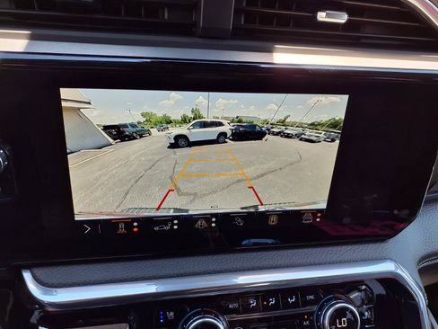 Used 2024 GMC Sierra 2500 Denali w/ Denali Reserve Package AWD/4WD image 8