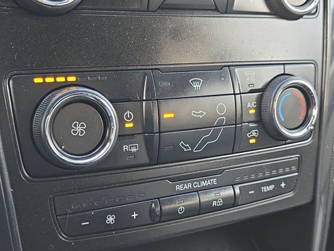 Used 2018 Ford Explorer FWD image 18