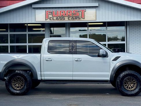Used 2017 Ford F150 Raptor w/ Equipment Group 802A Luxury AWD/4WD image 2